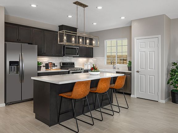 4th image of 3420 Foxglove Way