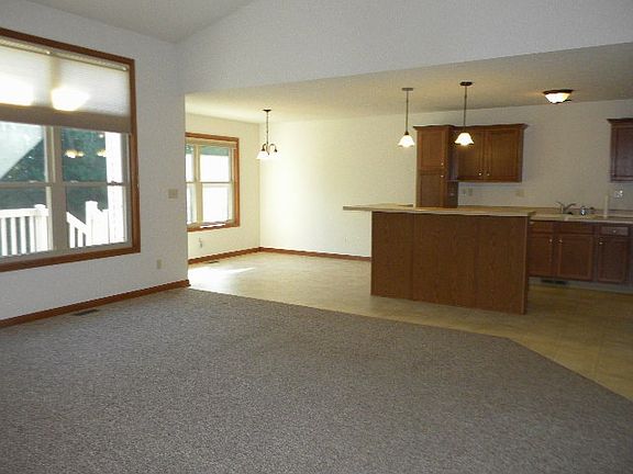 5th image of 3244 Sun Dance Ln