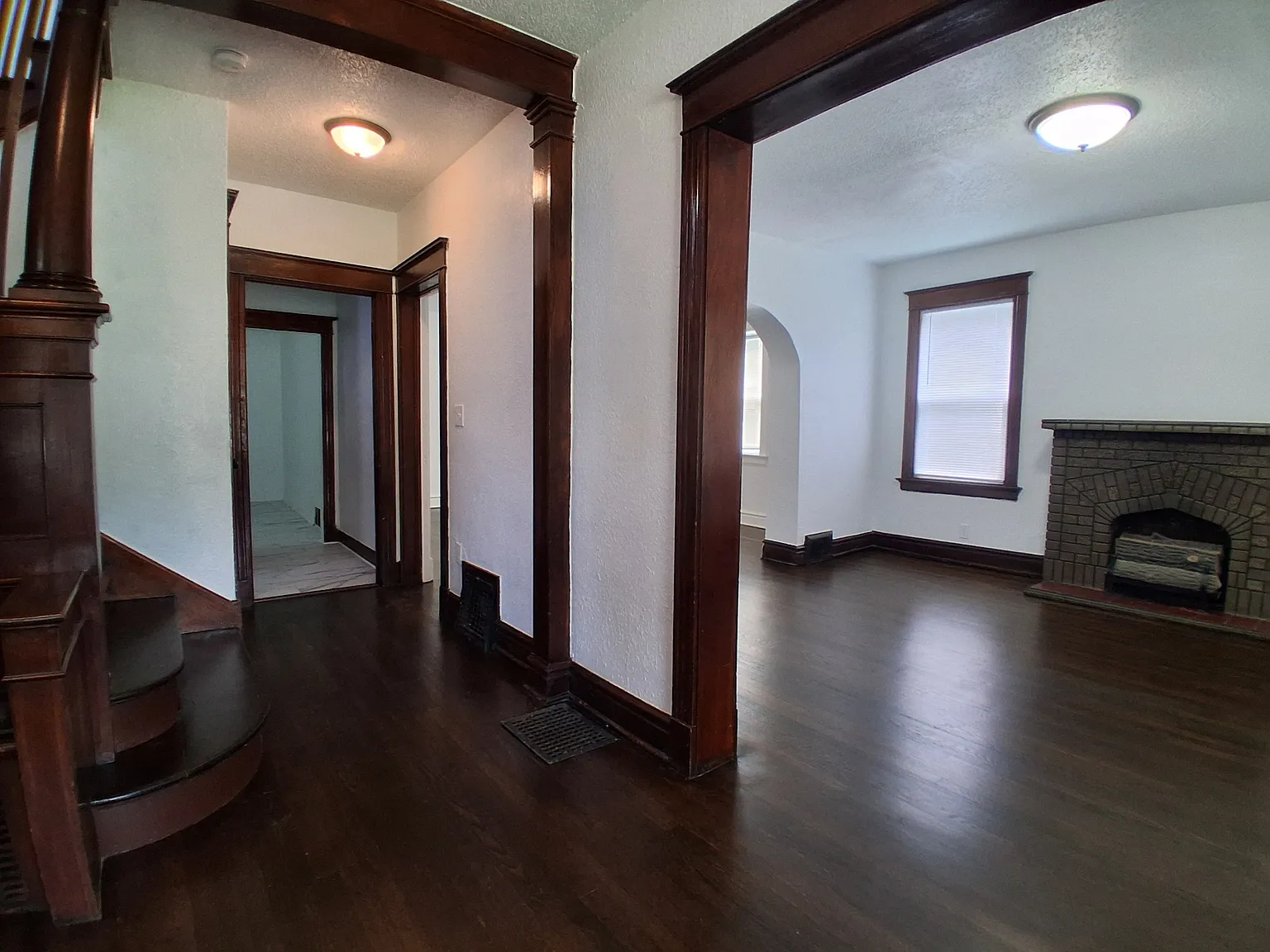 6 bed, 3243 sqft, $2,450 — Photo 3