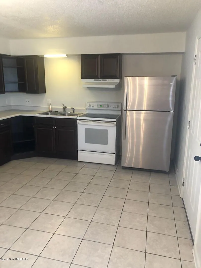 210C Pierce Ave — Photo 3