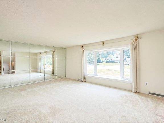 5th image of 2283 Sherwin Dr