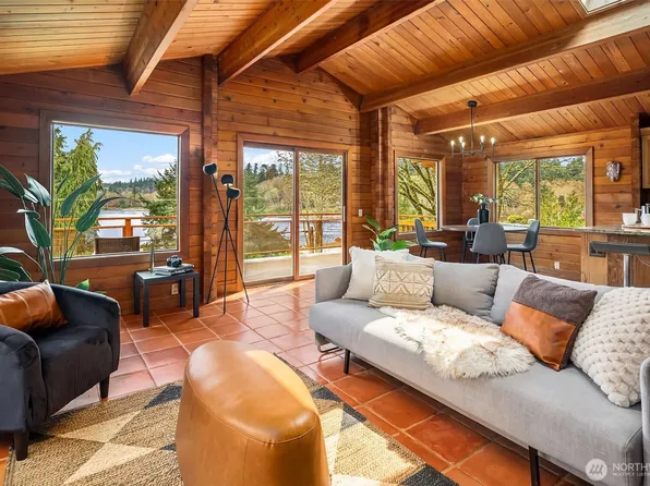 8121 SW 222nd Place, Vashon, WA 98070