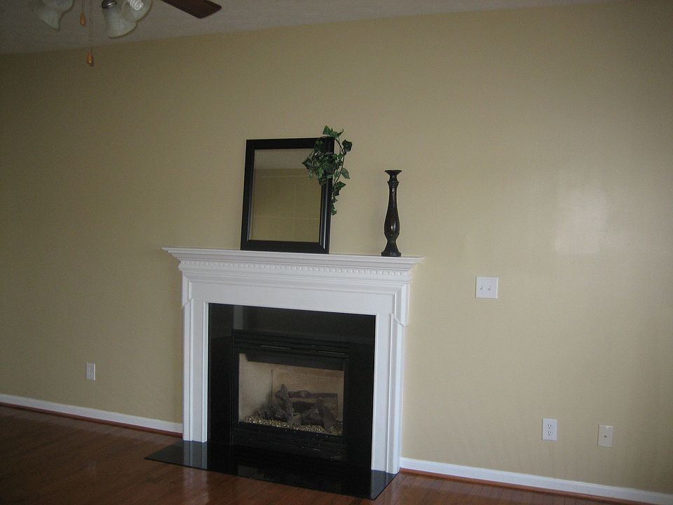 1st image of 104 Shawn Cir