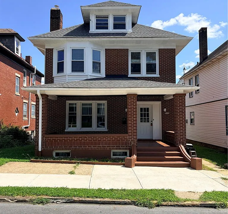 111 N 10th St