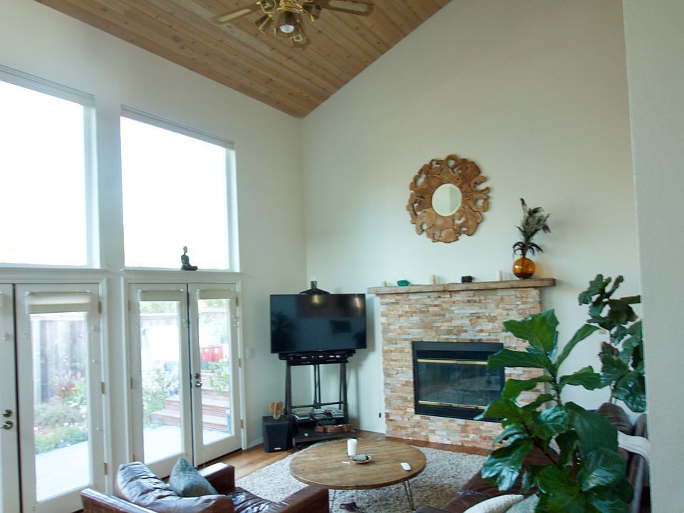 1st image of 188 Los Cerros Dr