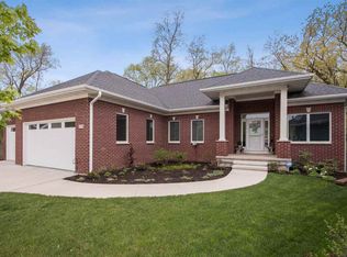 884 Sugar Loaf Cir, Iowa City, IA 52245