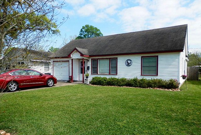1st image of 241 Acacia St