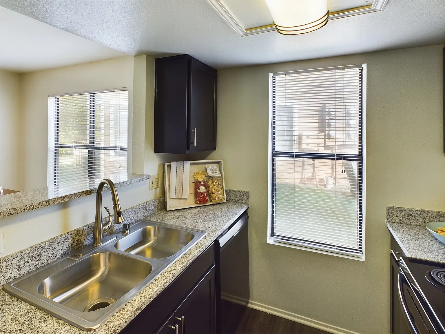 Stoney Brooke Apartments — Photo 3