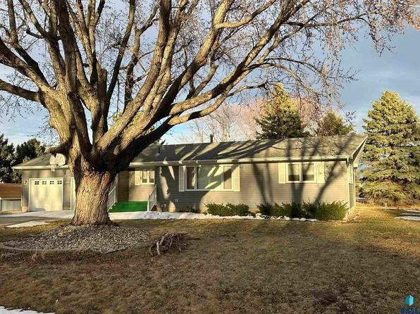 100 S Relanto St, Freeman, SD 57029