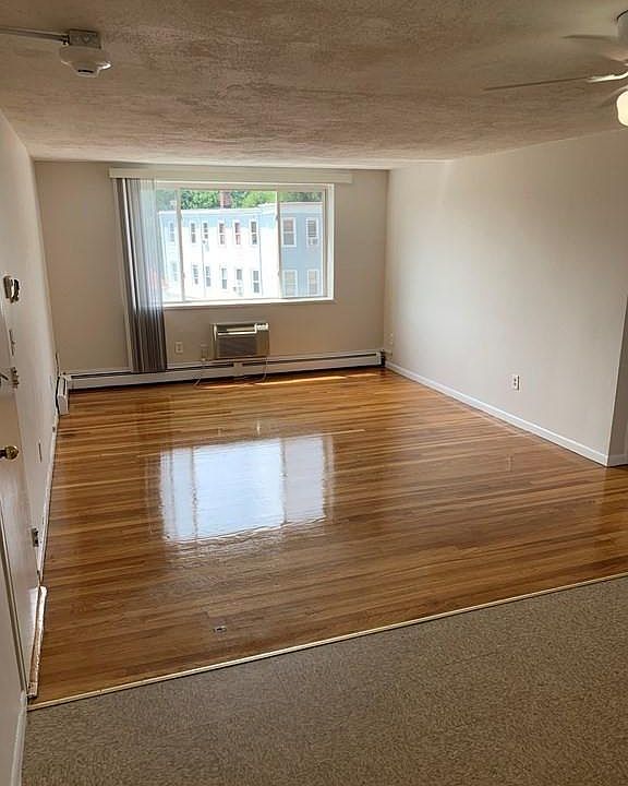 2nd image of 580 Cummins Hwy APT 2