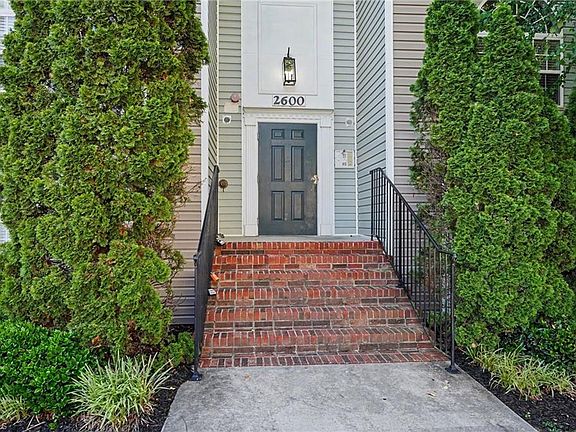2nd image of 2600 Pennoak Way APT H