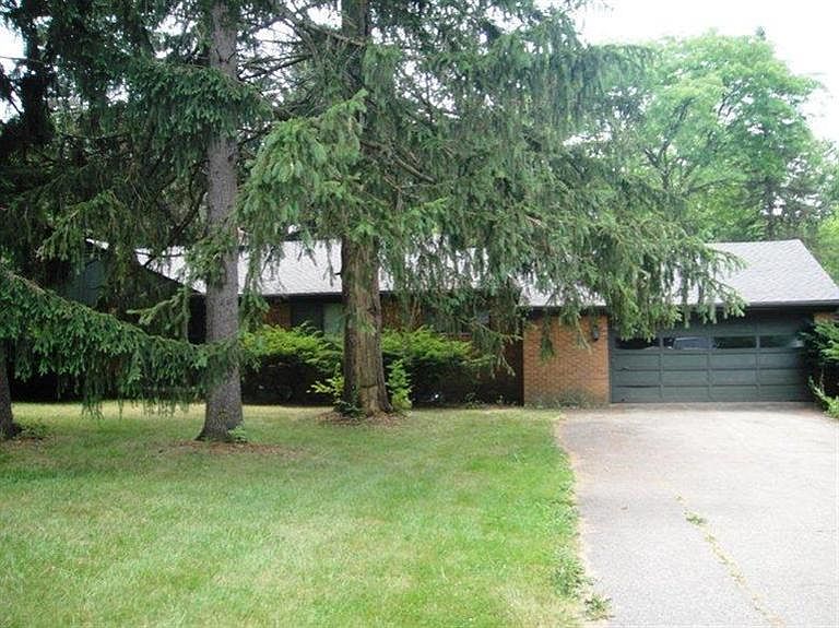 1st image of 33 Barton North Dr
