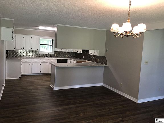 3rd image of 3010 Holly Dr