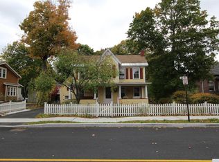 9 Woodbridge Ave, Chatham, NY 12037