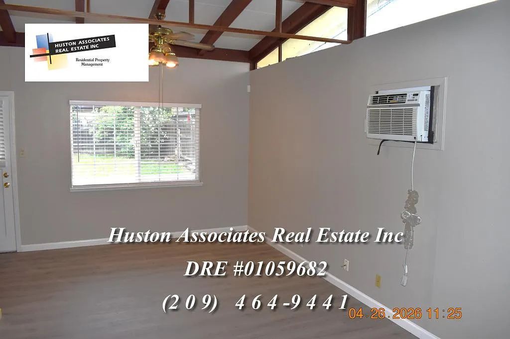 3936 Dennis Avenue — Photo 3
