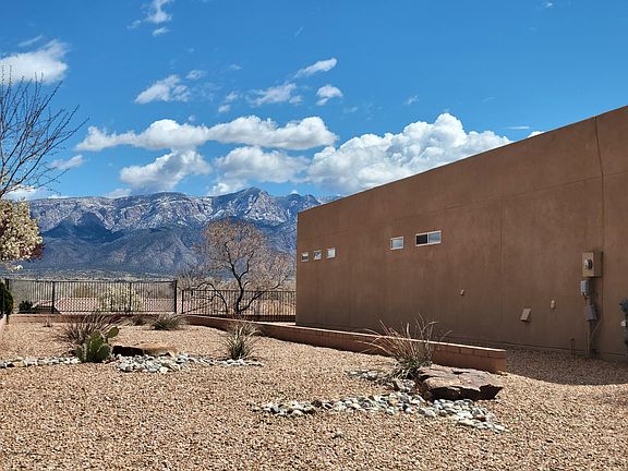5th image of 1100 Desert Willow Ct