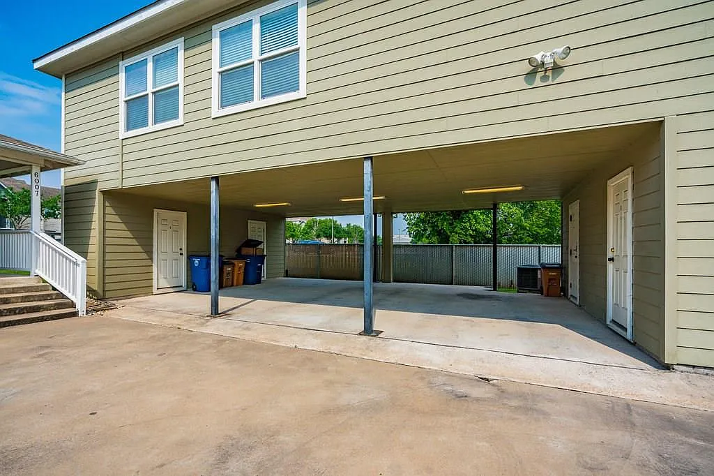 Building Photo - 6007 Fairway St #C