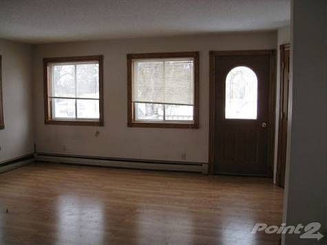 REO World 361 1st St Gaylord LR