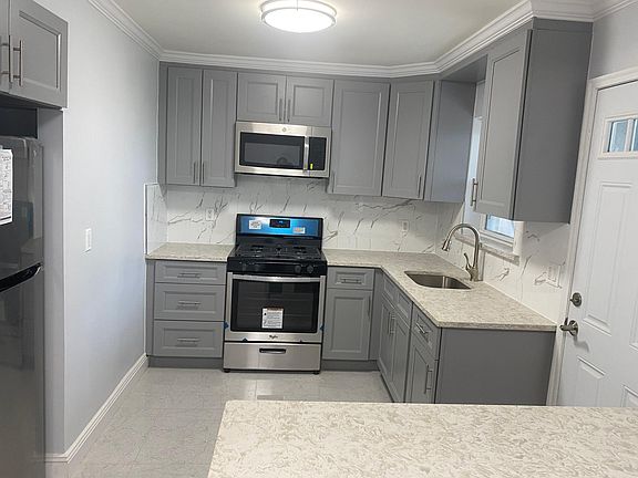 2nd image of 1572 E 52nd St