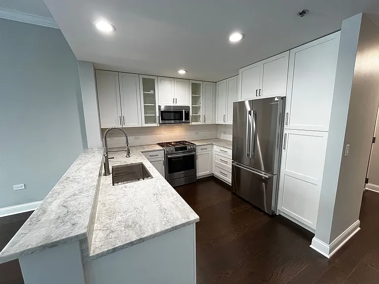 160 E Illinois St #803 — Photo 2