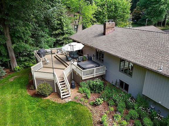 5th image of 6680 Gleneagles Dr SE