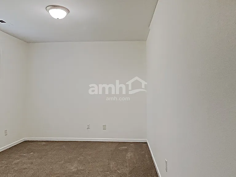 149 Sawhorse Dr — Photo 17