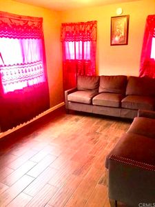 355 E 56th St, Los Angeles, CA, 90011