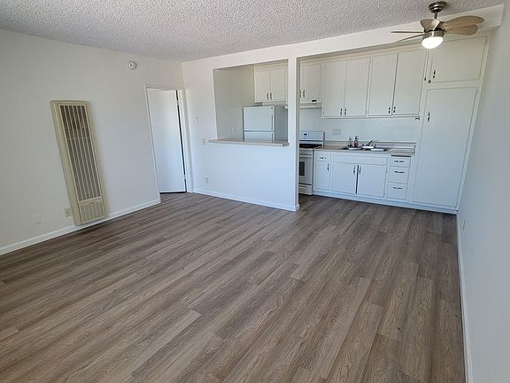2nd image of 18429 Prairie St APT 28