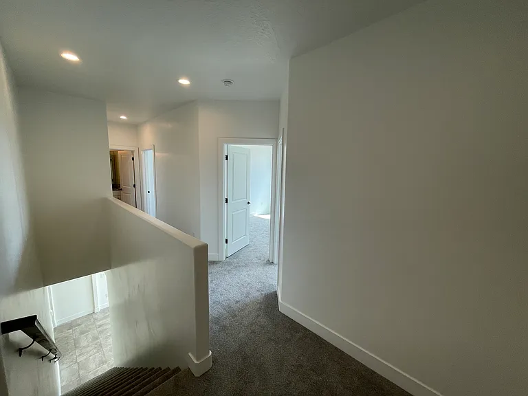 258 N 2470 W — Photo 15