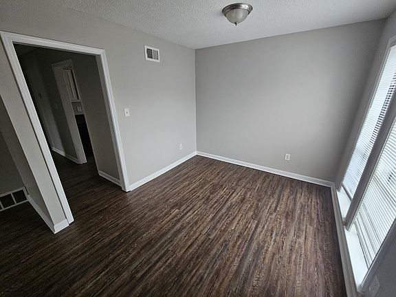 4th image of 7328 Hollorn Ln