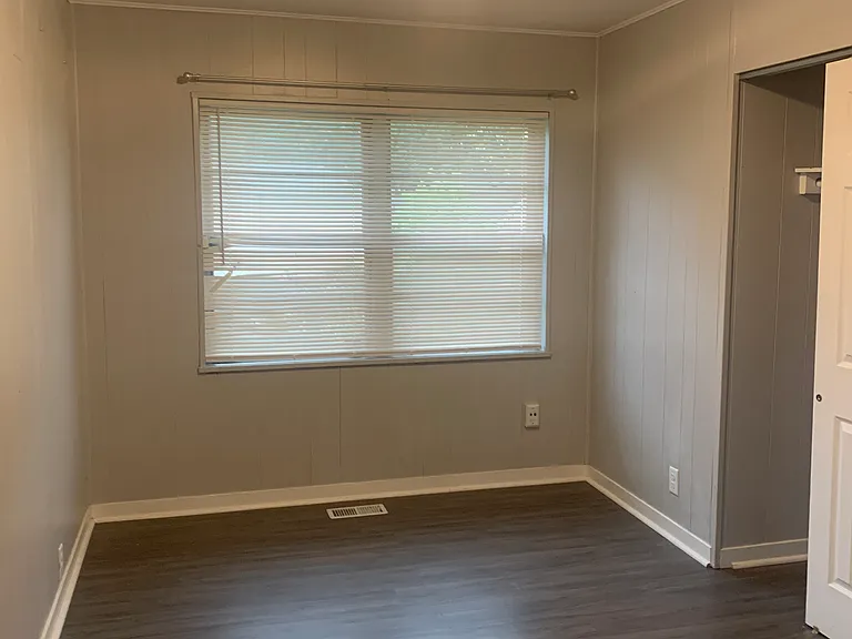 1245 Fall Creek Pkwy — Photo 3