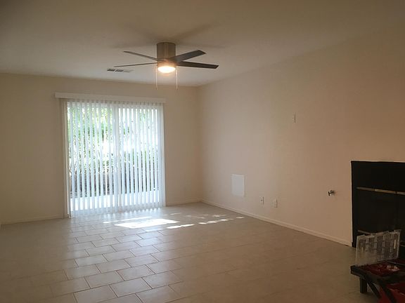 Living fireplace