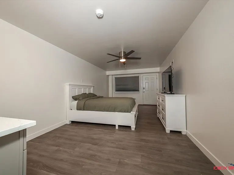 951 S Hobson'S Choice Ln — Photo 9