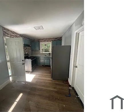 1279 Kenilworth Dr SW — Photo 5