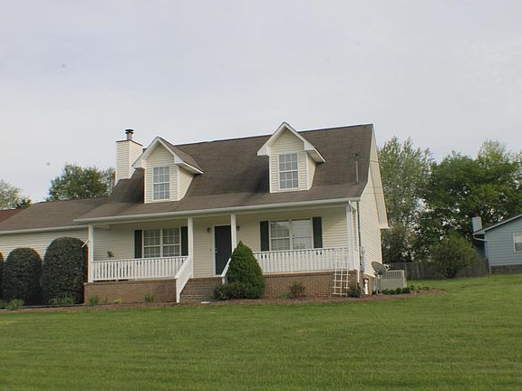 3rd image of 927 Brenna Dr