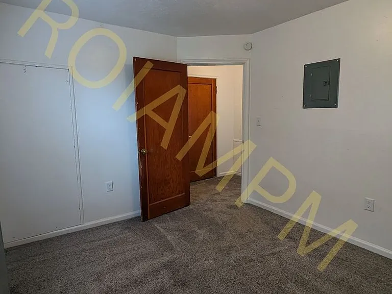 1160 S 4th Ave — Photo 6