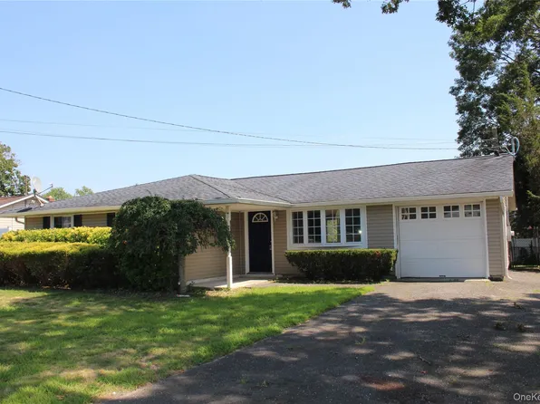 114 Granny Road, Farmingville, NY 11738