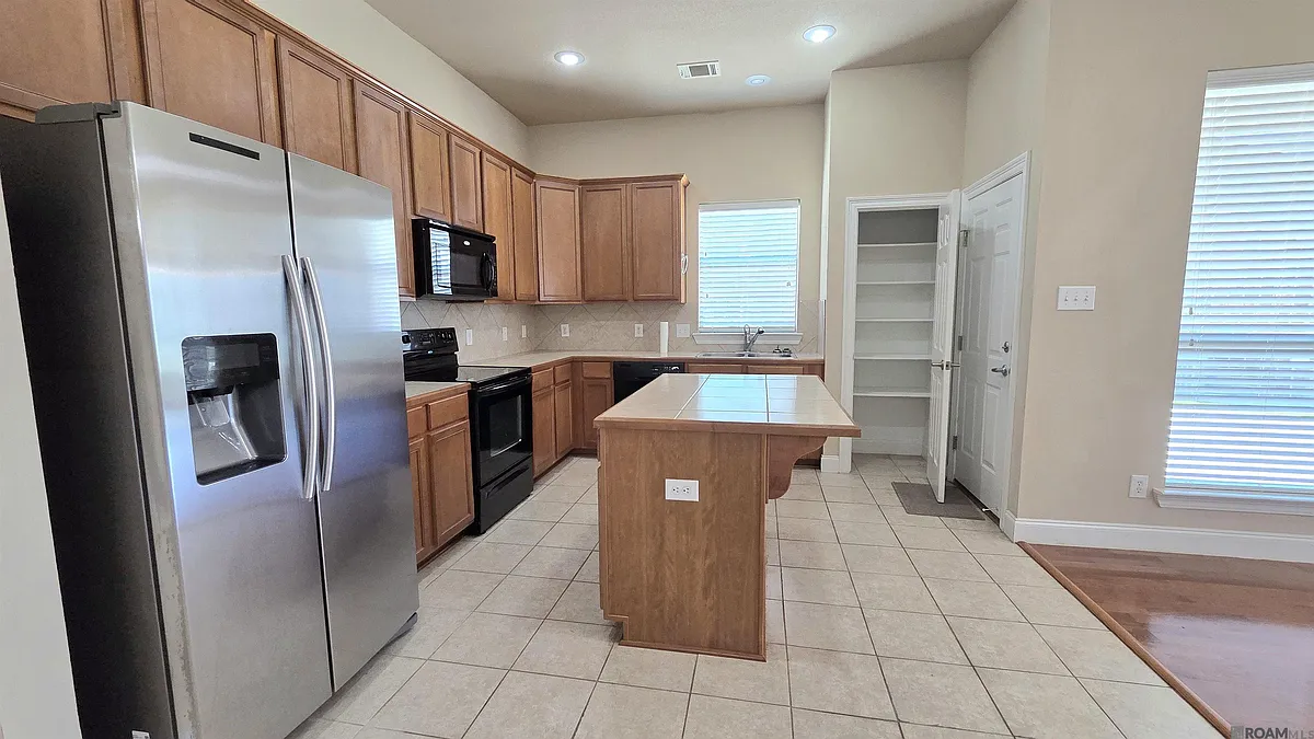 Building Photo - 16545 Antioch Ct