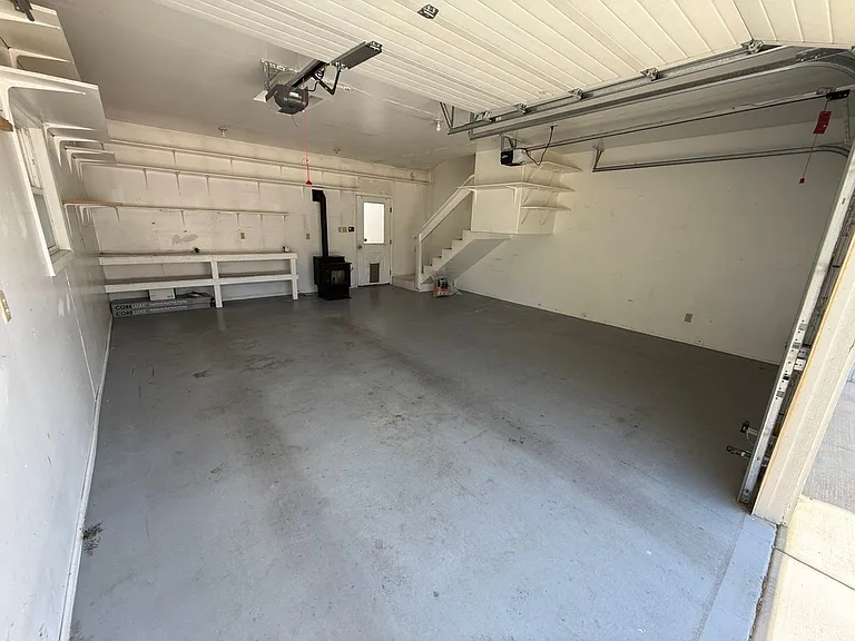 365 Bellvue Ave — Photo 44