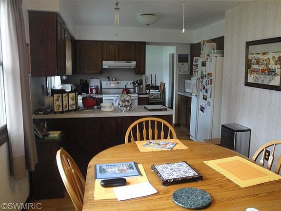 5th image of 882 E Fennwood Cir