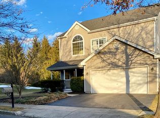 2 Lyndon Pl, Melville, NY 11747