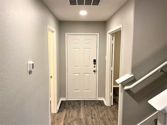 3rd image of 3717 Oceanview Dr