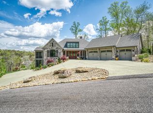 142 Pineridge Loop, Crossville, TN 38558