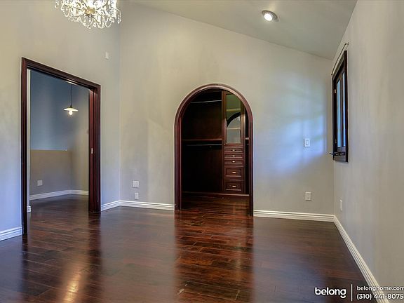 5th image of 10135 Hollow Glen Cir