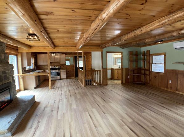 1645 E Madison Road, Madison, ME 04950