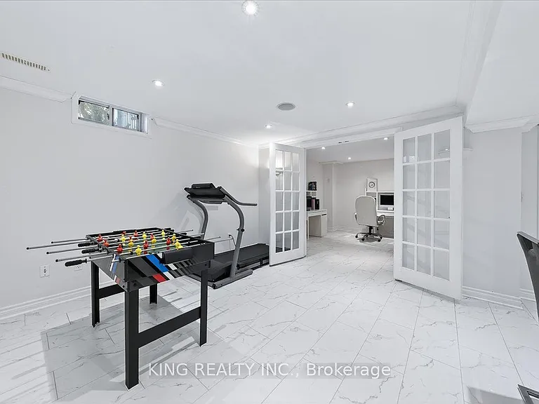 76 Blackburn Dr — Photo 41