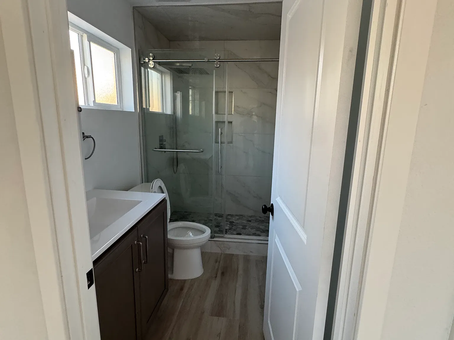 3 bed, 1100 sqft, $3,500 — Photo 2