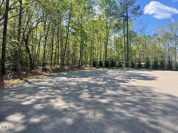 3rd image of 109 Jicarilla Ct