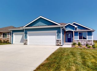 7722 SW 24th Ter, Topeka, KS 66614