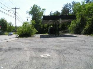 215 W Main St, Ayer, MA 01432